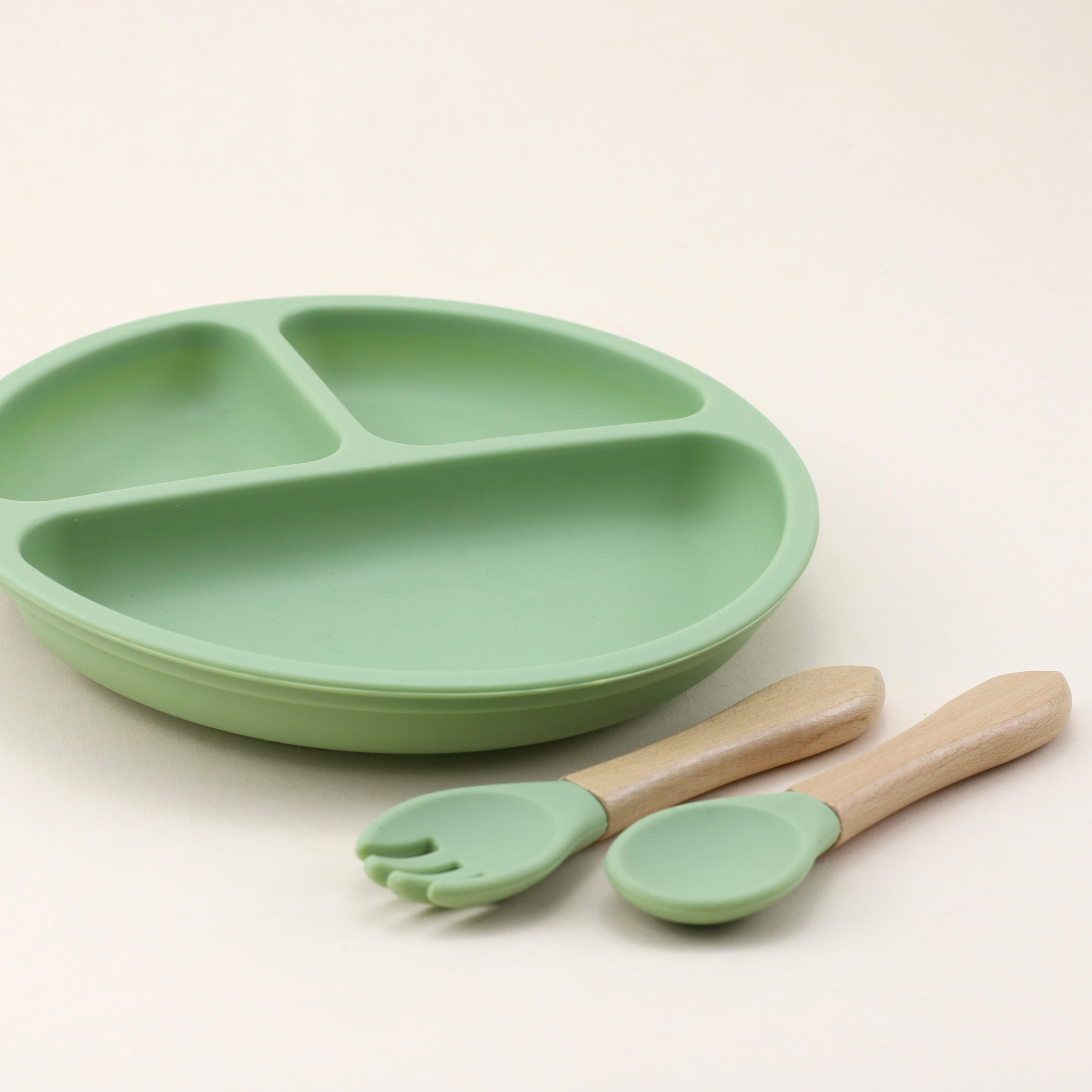 シリコン食器7点セット、ベビーよだれかけ、ダイニングプレート - Silicone Suction Bowl のレビューと価格