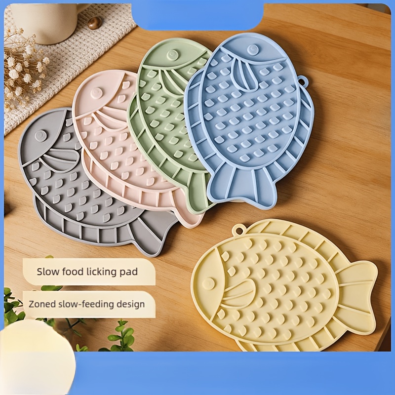 ペット用舐めプレート 吸盤付き舐めマット 犬用スローフィーダ - Silicone Suction Bowl のレビューと価格